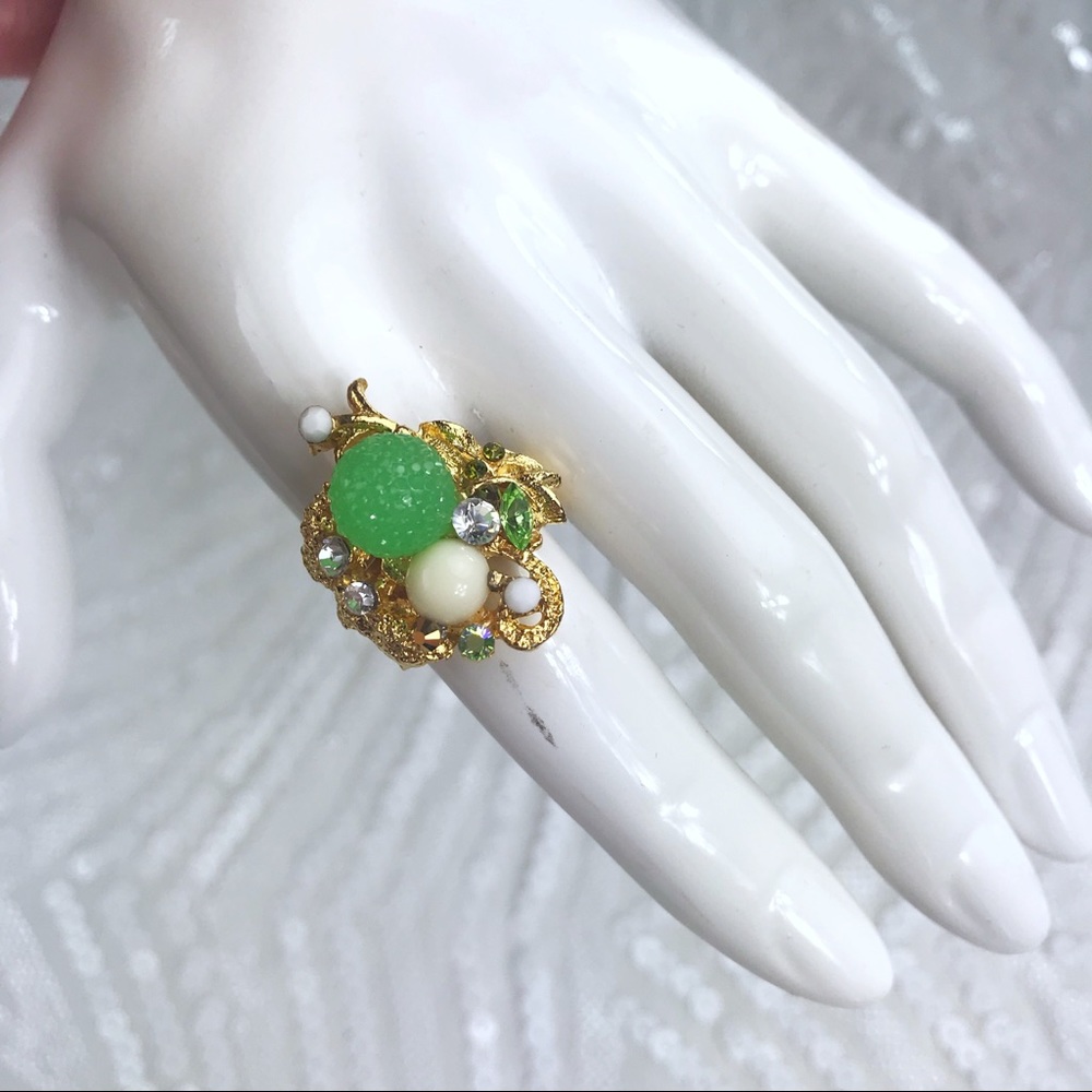 Minty fresh vintage vogue ring